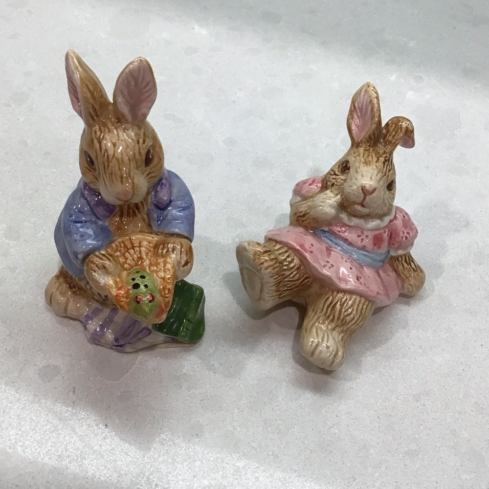 Fitz and Floyd Dapper Rabbits Salt and Pepper Shakers. Label intact